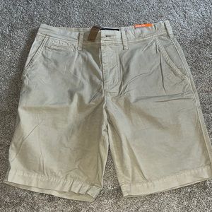 NWT Size 32 American Eagle Khaki Shorts